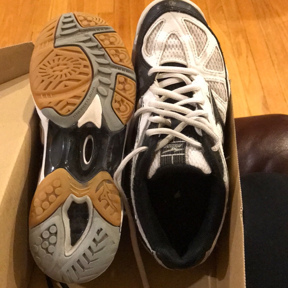 Mizuno Volleyball Shoes - used